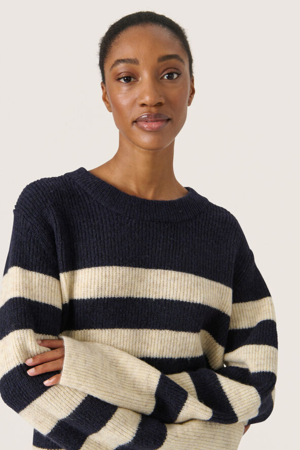 Soaked in Luxury SLSelta Striped Pullover Night sky w sandshell stripe