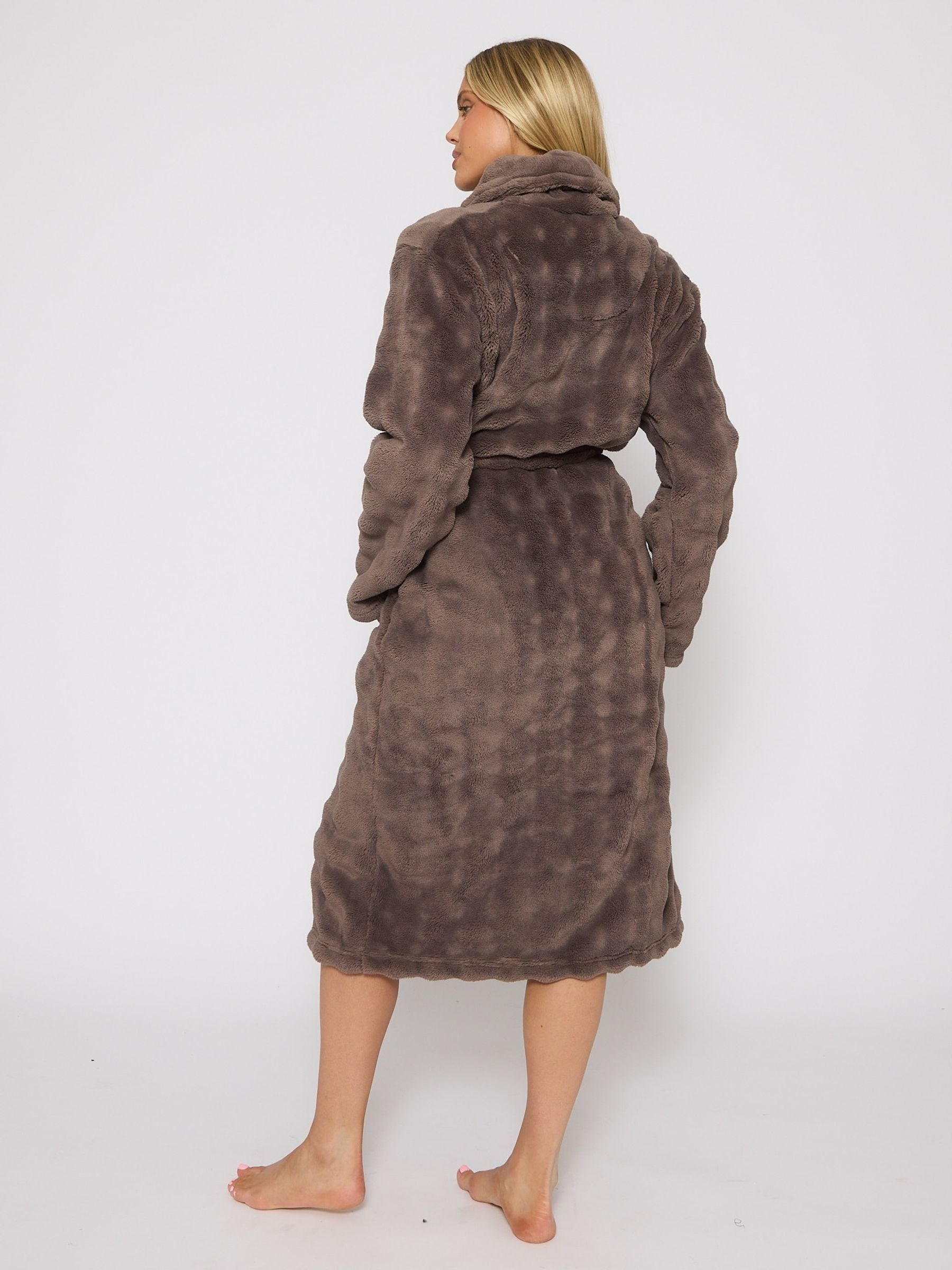 Bruin - Loungeable Bubble Cut Fleece Shawl Collar Midi Dressing Gown