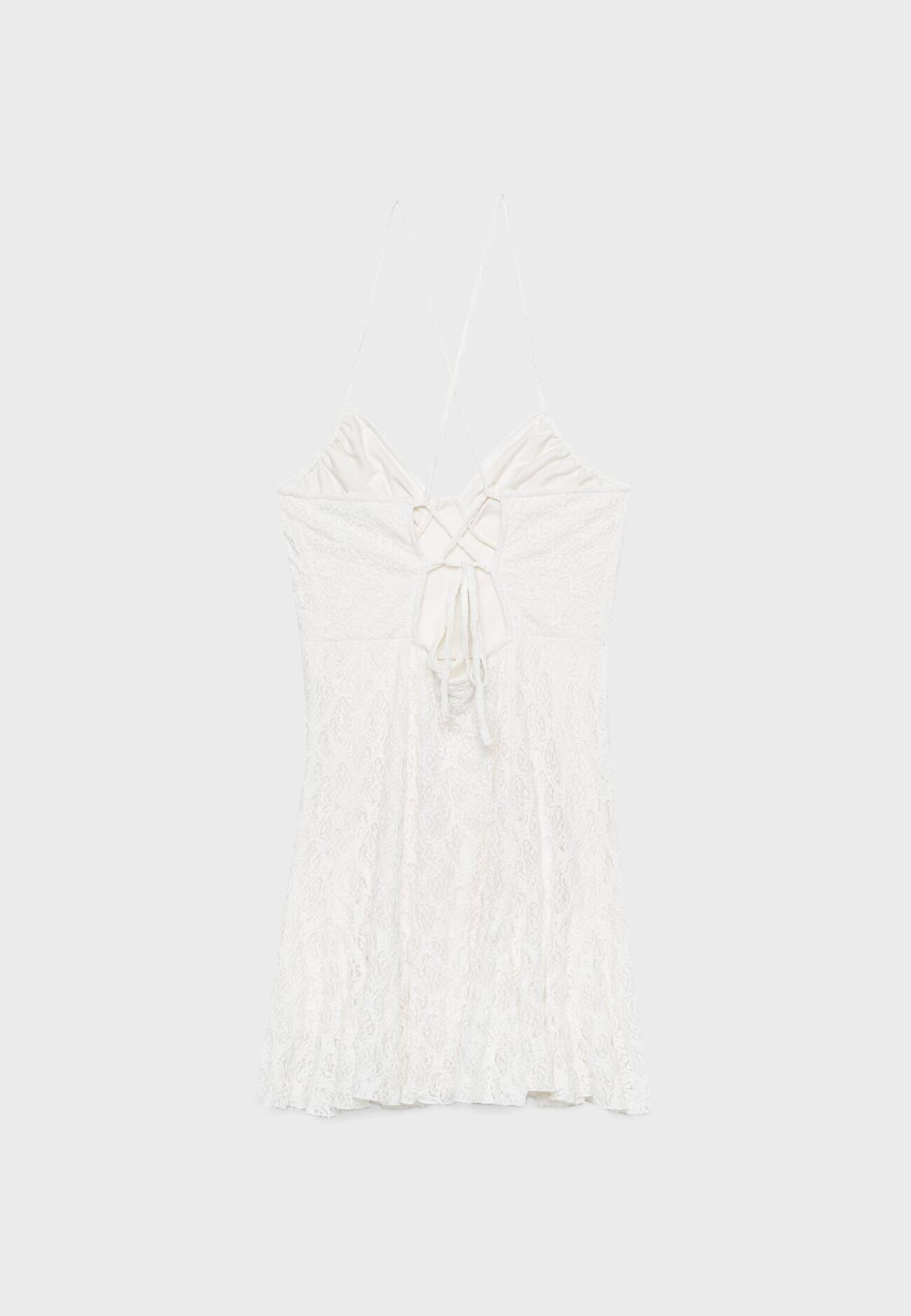 Vestido curto de renda
