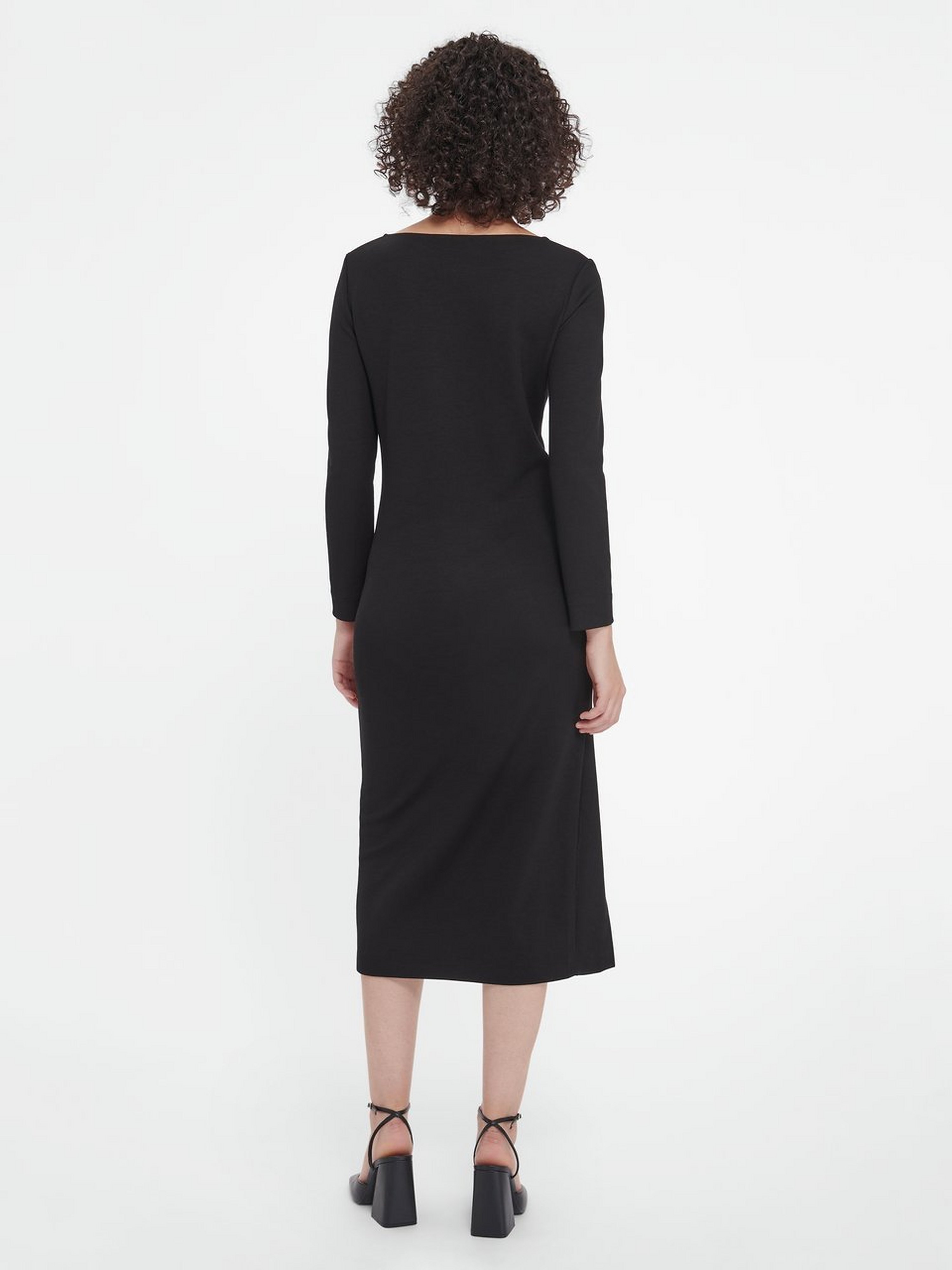 Kleid mit V-Ausschnitt
