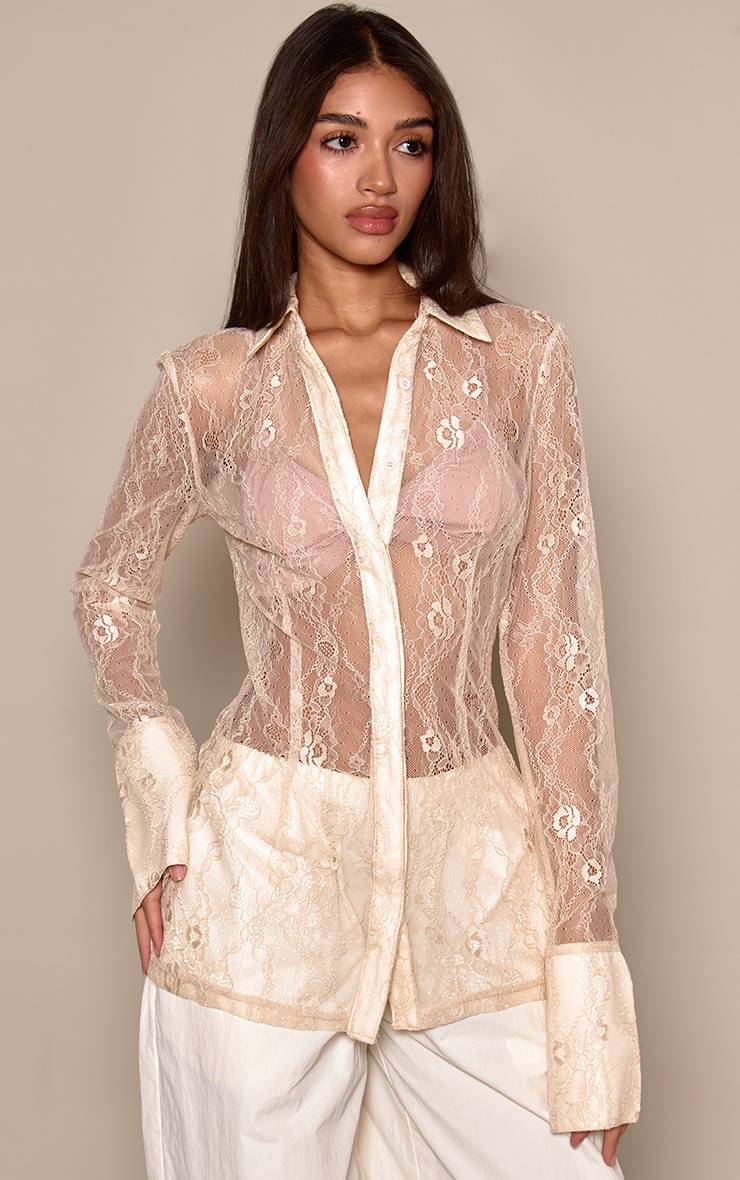 Chemise Ajustée En Dentelle Délicate