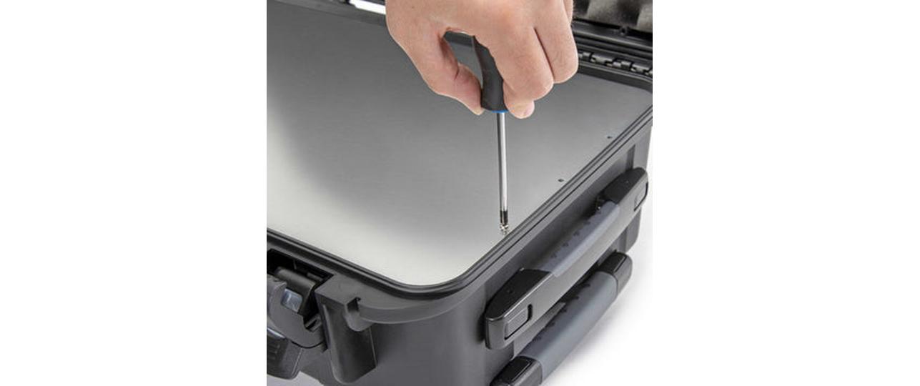 Einbaurahmen Boden Panel für Mod. 950 - Aluminium<br>Bodenplatten-Einbausatz für Kunststoffkoffer 950