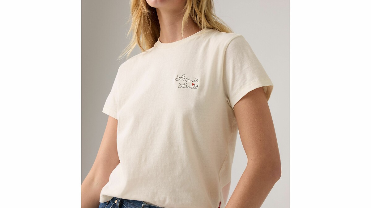 Camiseta de manga curta LEVI'S, com logo na frente.