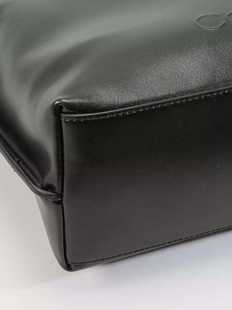 CALVIN KLEIN Tasche - Hobe EMBOSSED Medium  schwarz