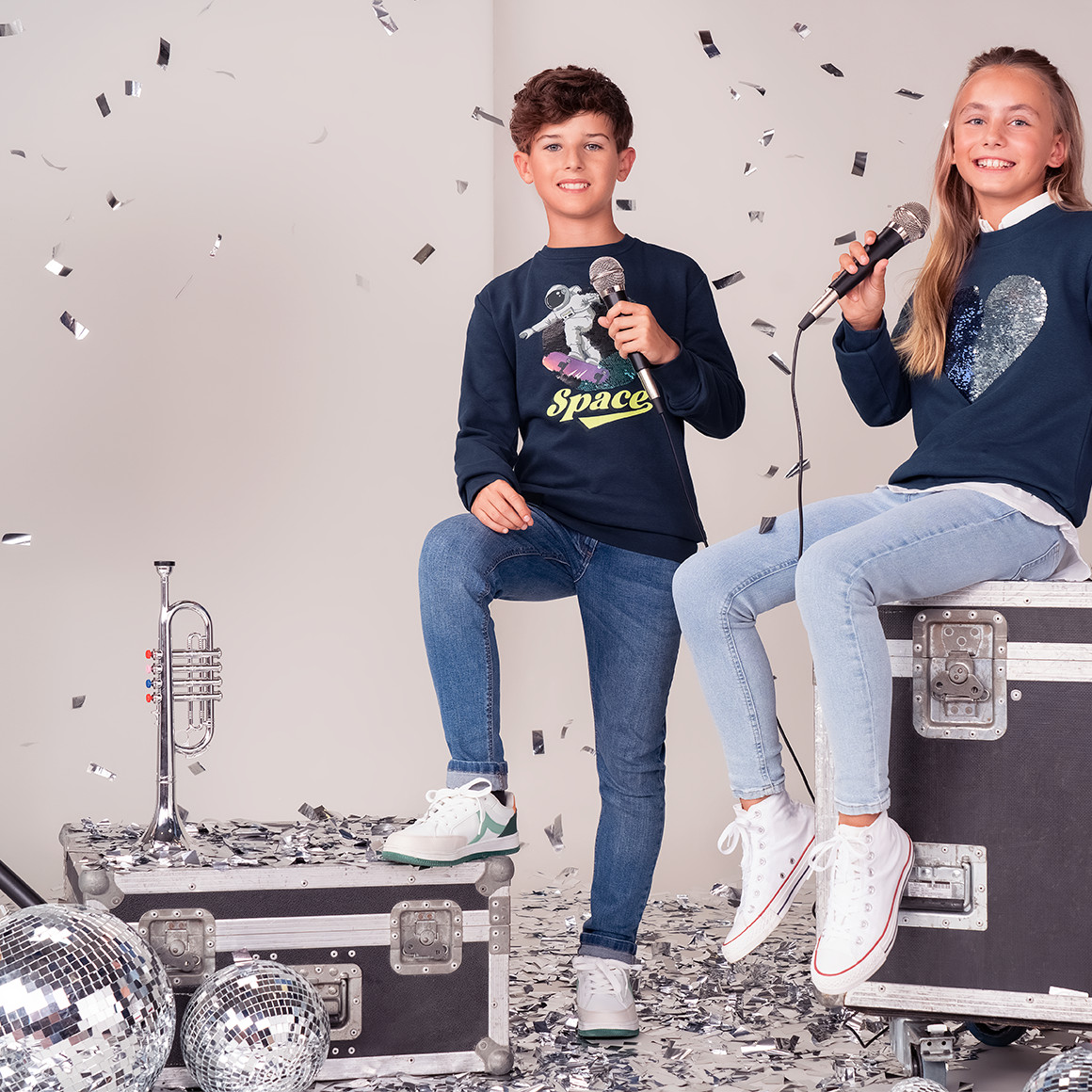 Yigga Jungen Sweatshirt mit Wendepailletten dunkelblau