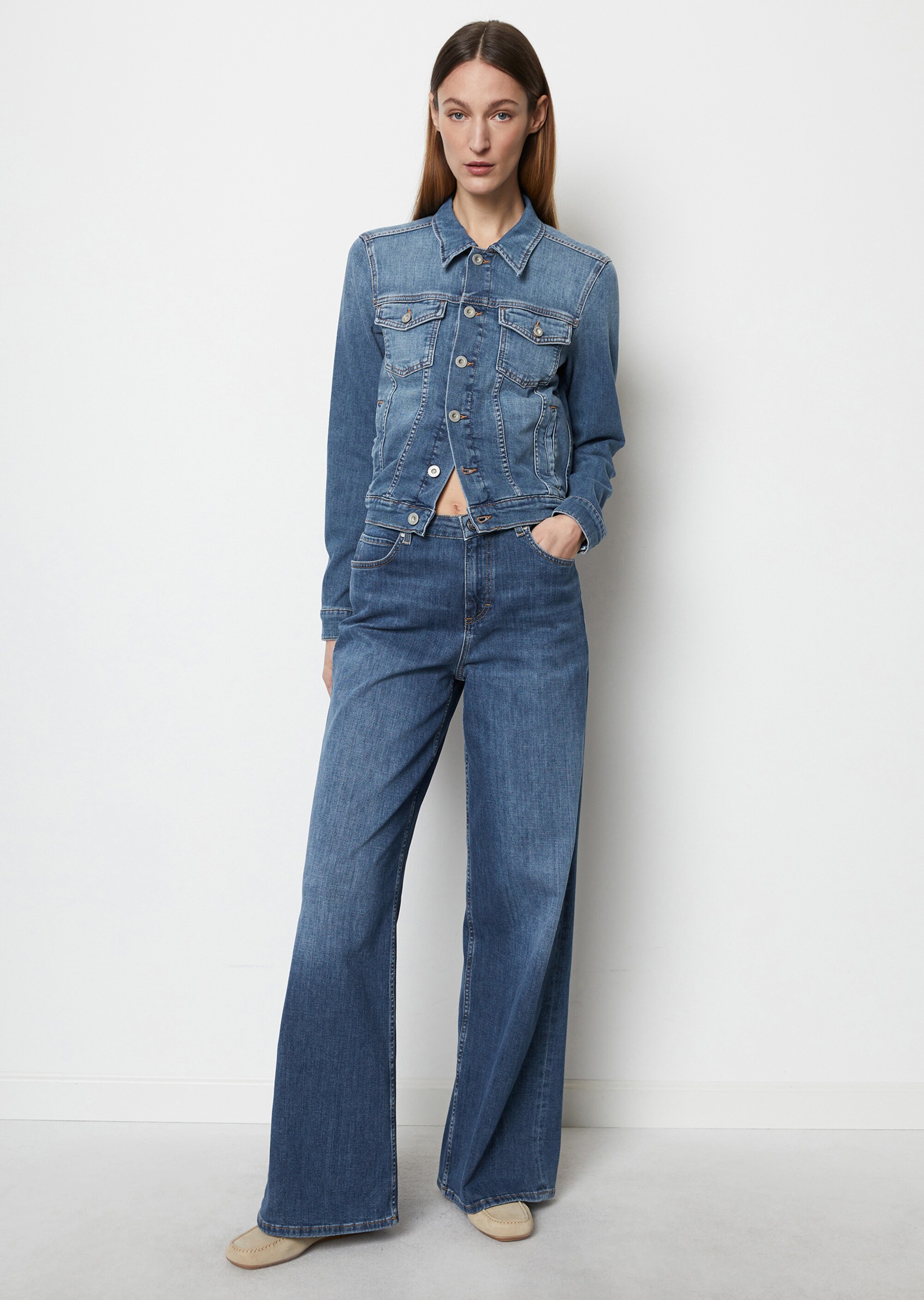 Klassische Jeansjacke mit nachhaltiger Waschung