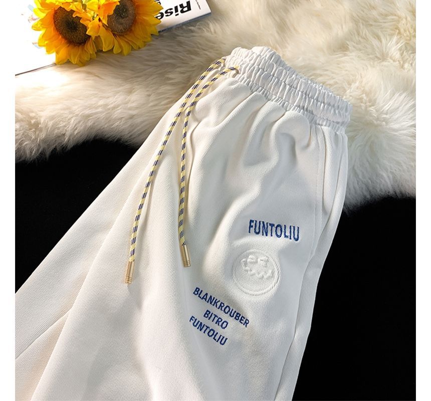 Everose - Sweatshorts met trekkoord en letters