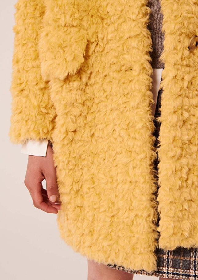 Manteau Maeljaune en fausse fourrure