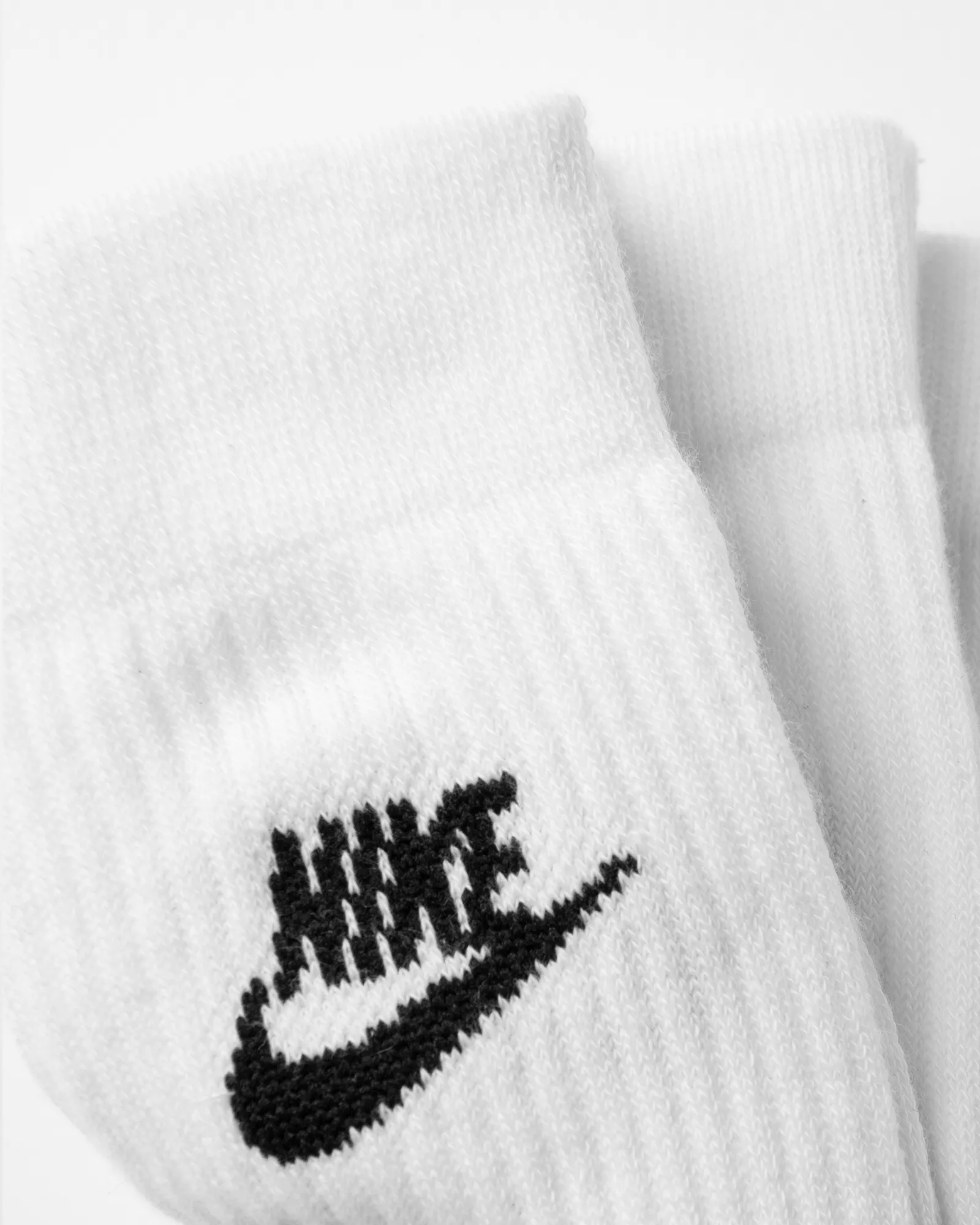 Nike Everyday Essential Crew Socks (3 Pairs)