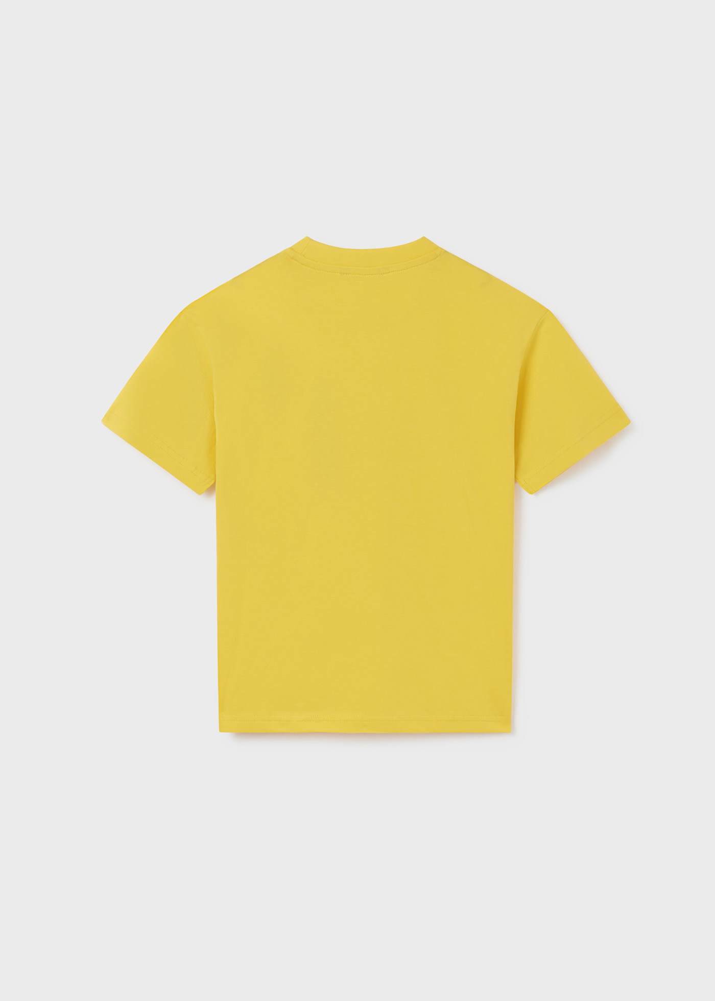 Camiseta infantil com estampa sustentável em algodão.