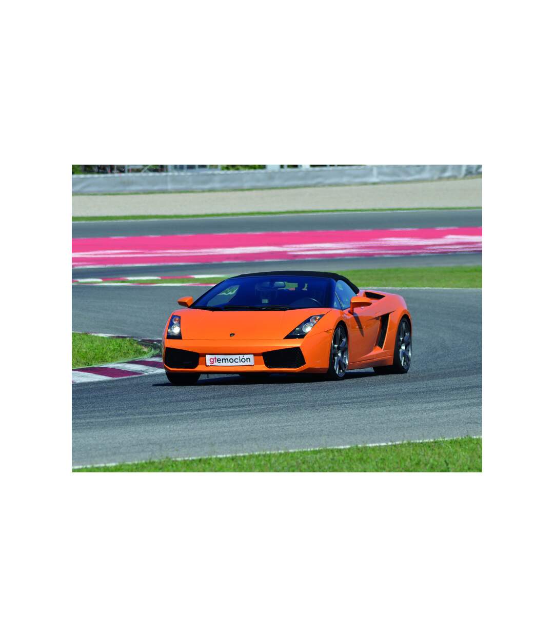 Jusqu'à 8 tours de conduite en Lamborghini sur circuit - SMARTBOX - Coffret Cadeau Sport & Aventure