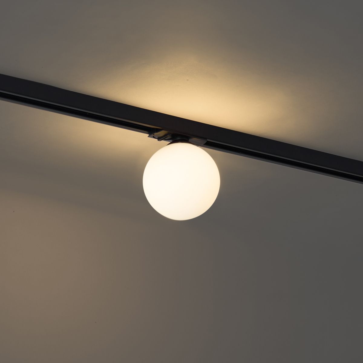 Moderne plafondlamp zwart met wit glas voor railsysteem 1-fase - Iconic Perle