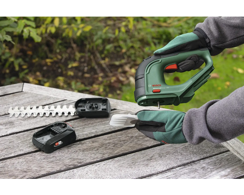 BOSCH AdvancedShear 18 accu gras- en buxusschaar (accu en lader niet inbegrepen), mesafstand 8 mm