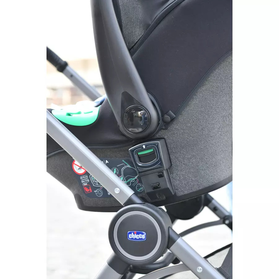 Chicco Kindersitz KIROS EVO  i-size (40-78 cm) + Basis