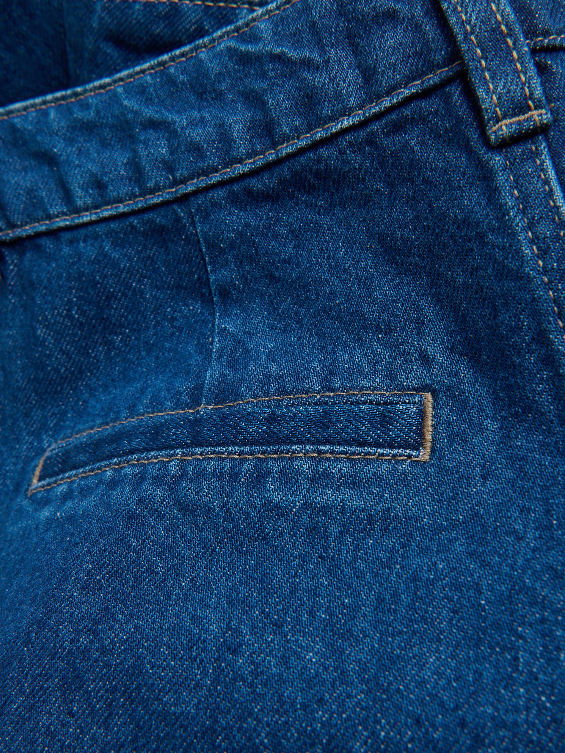 Jeans mit breiten Beinen