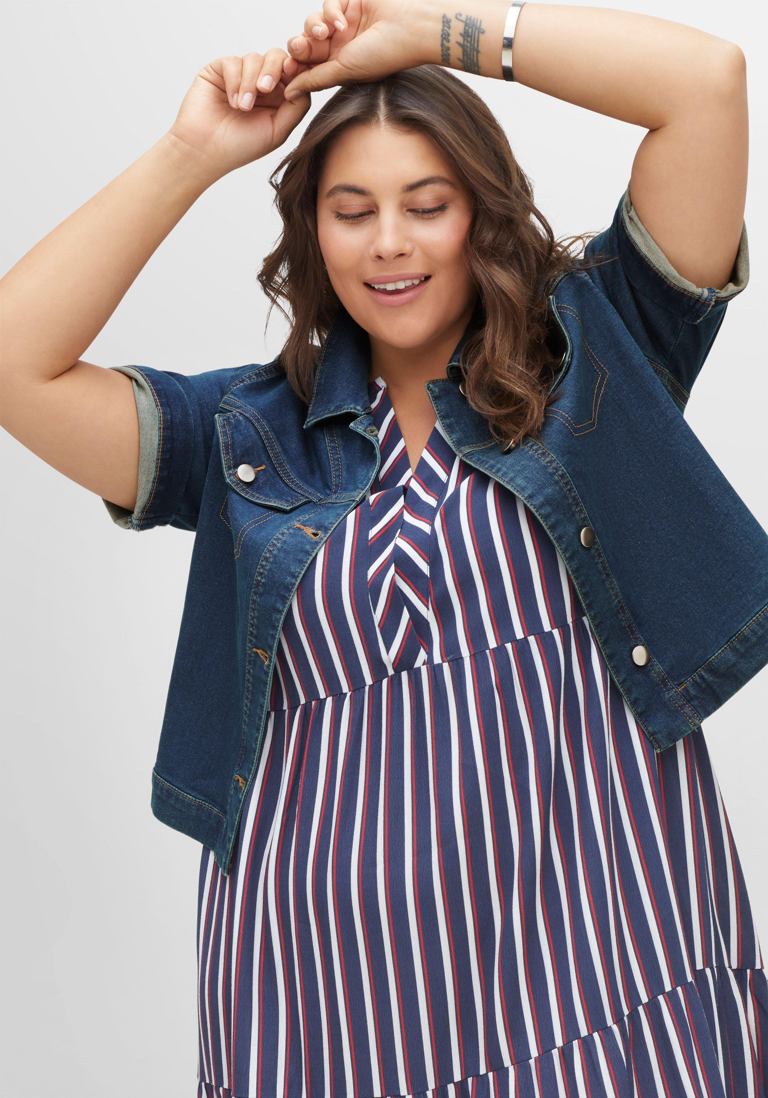 Jeansjacke in kurzer, kastiger Form mit Halbarm