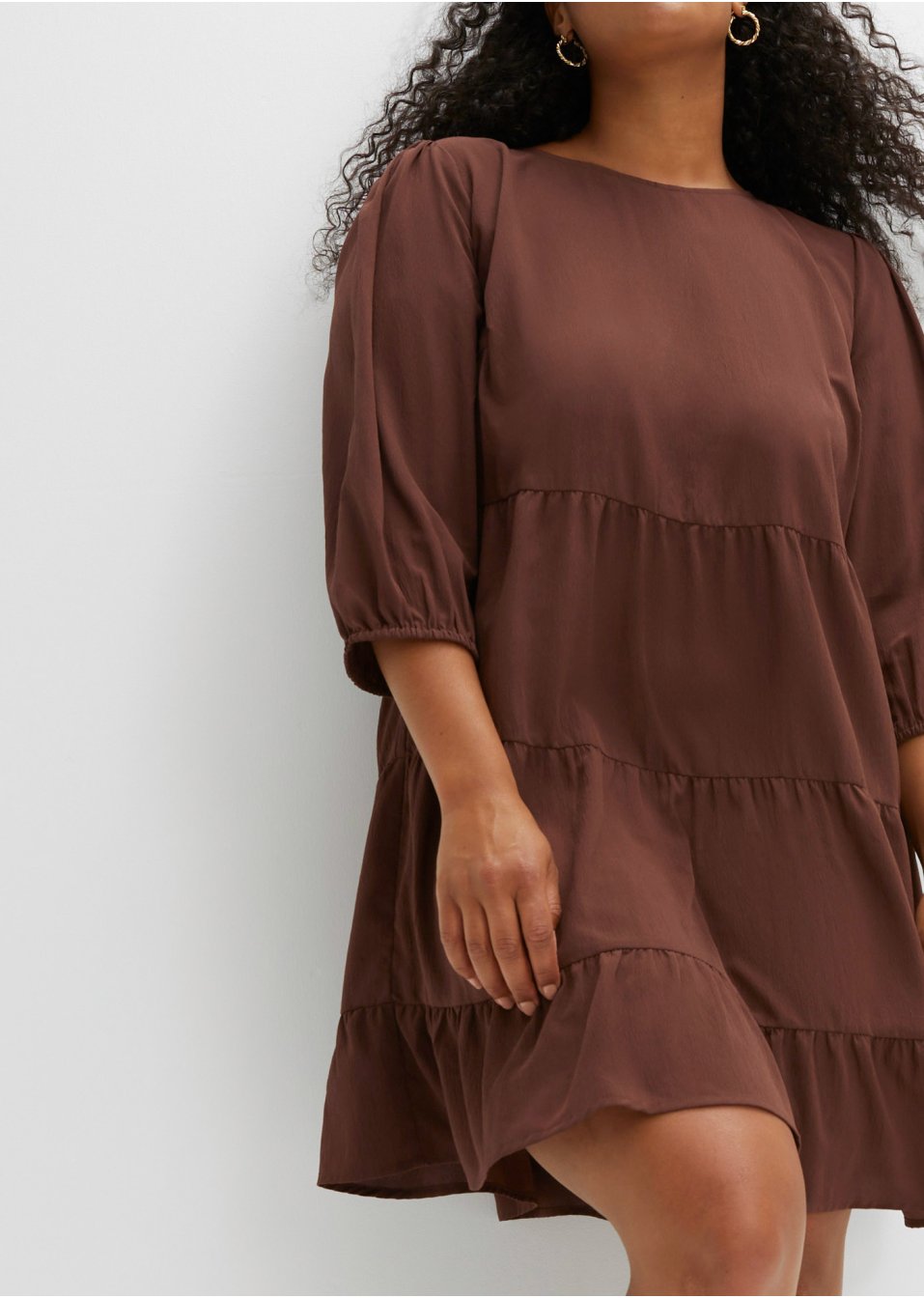 Robe en crêpe à volants