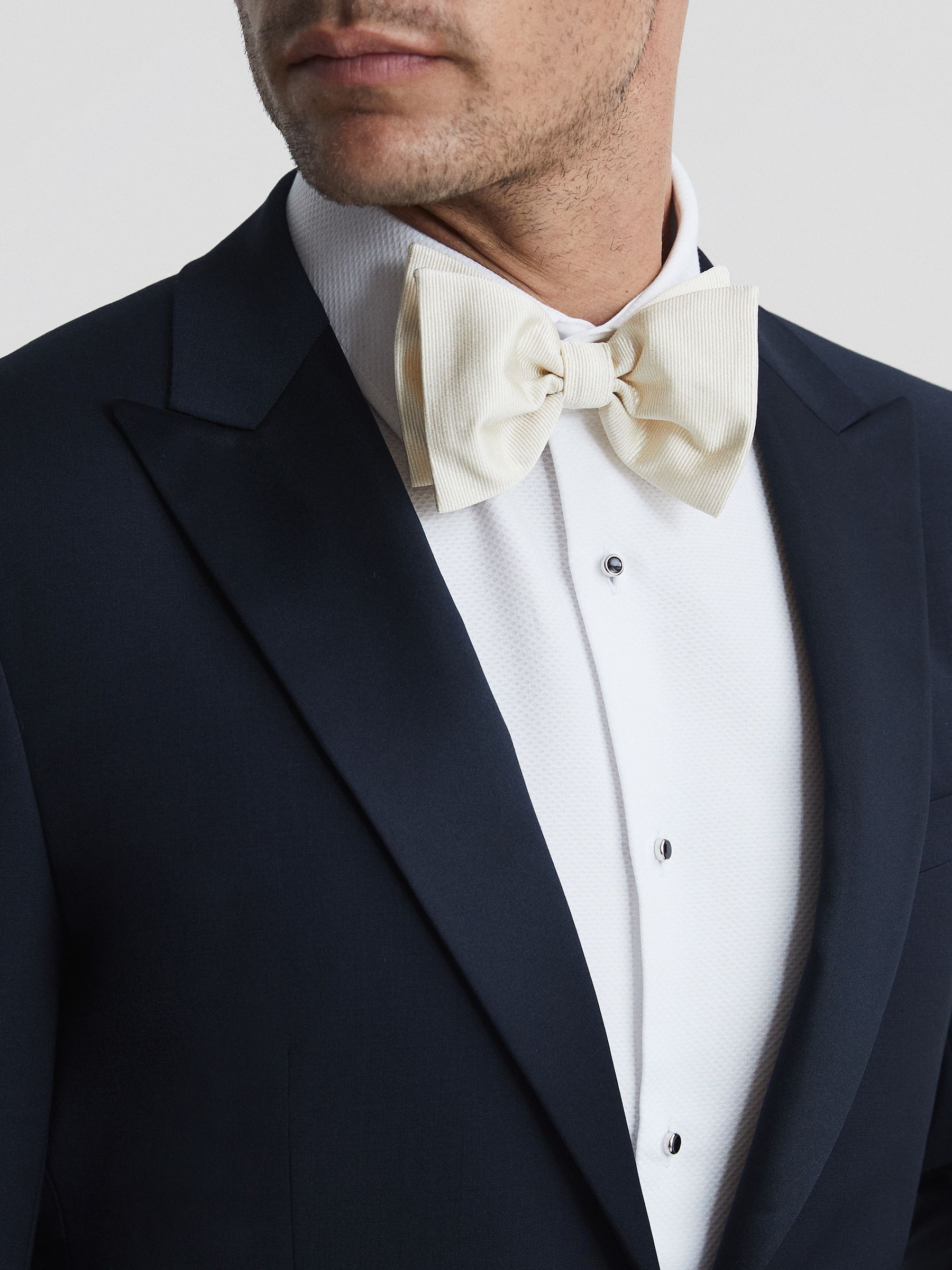 Reiss Performance dinerjasje met moderne pasvorm