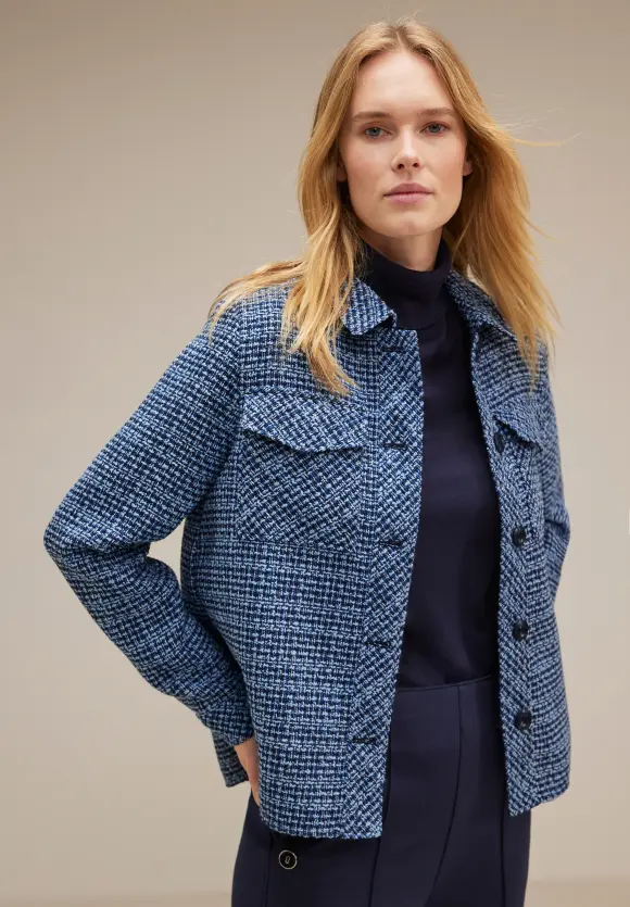 Kurzjacke in Bouclé - dahlia blue