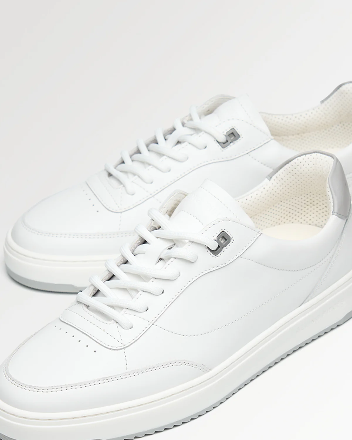 Mondo Trim White