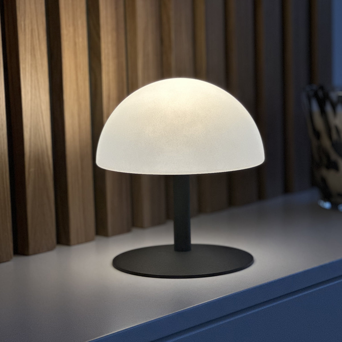 Lampe de table sans fil neptune rock gris plastique h20cm