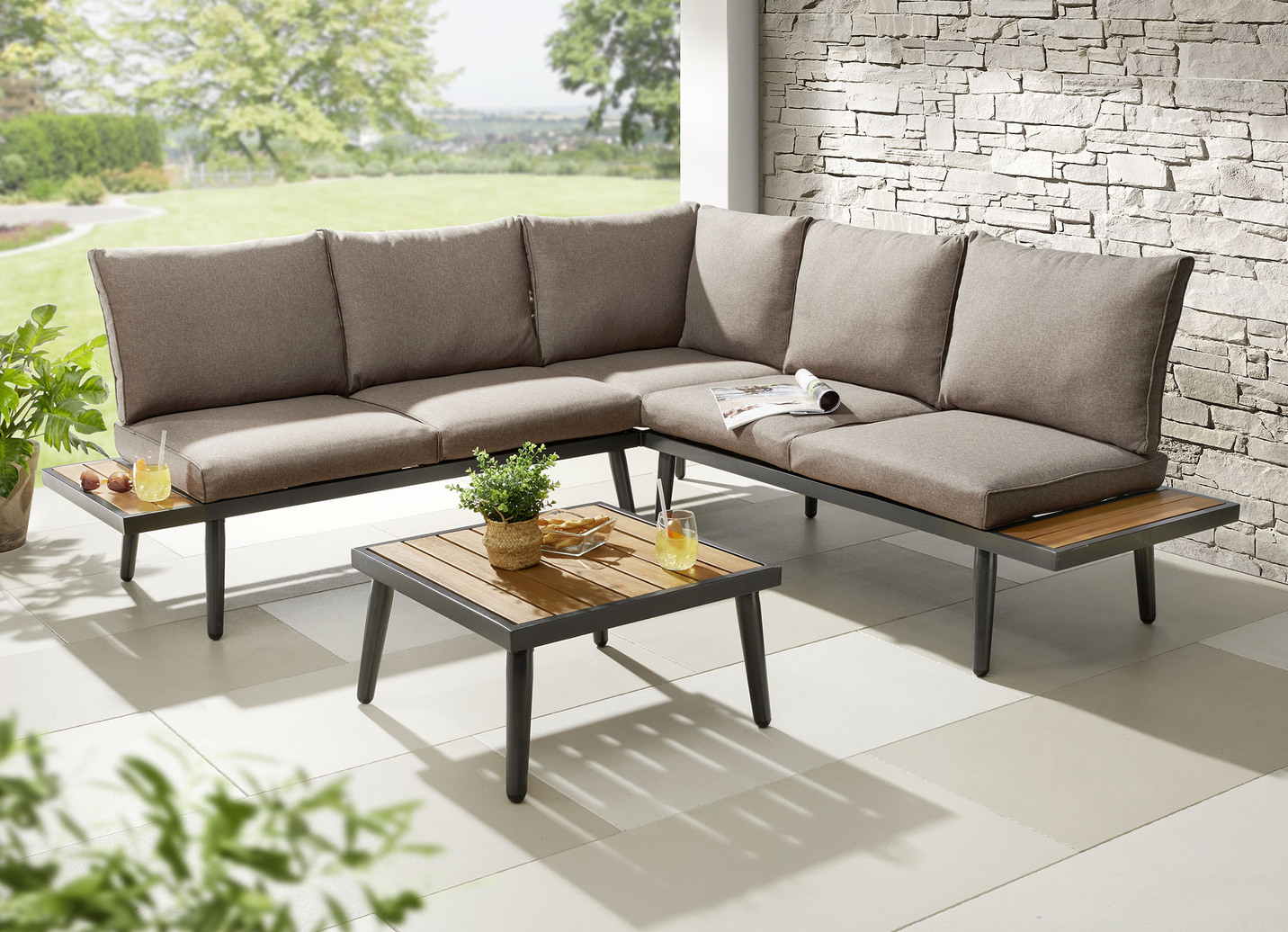 Ecklounge Korfu mit robustem Stahlgestell