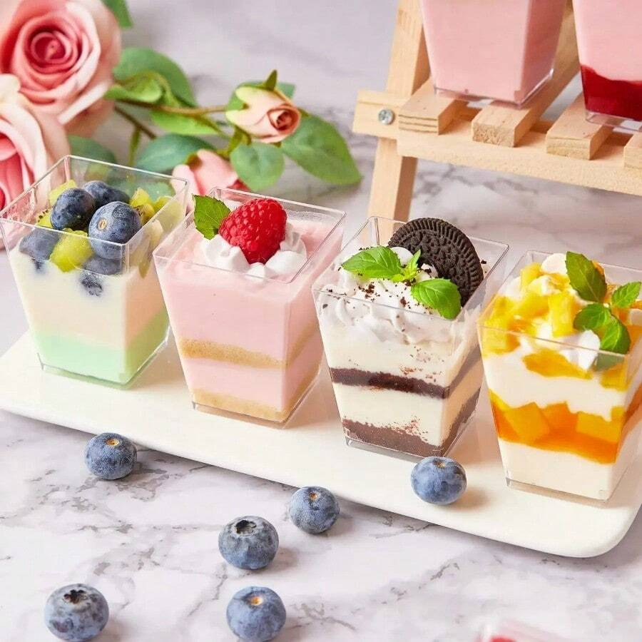 (96-tlg. Set) 75x55mm Einweg Mini Dessert Becher Party Geschirr Schälchen inkl. Löffel für Glacé / Mousse / Pudding - Transparent