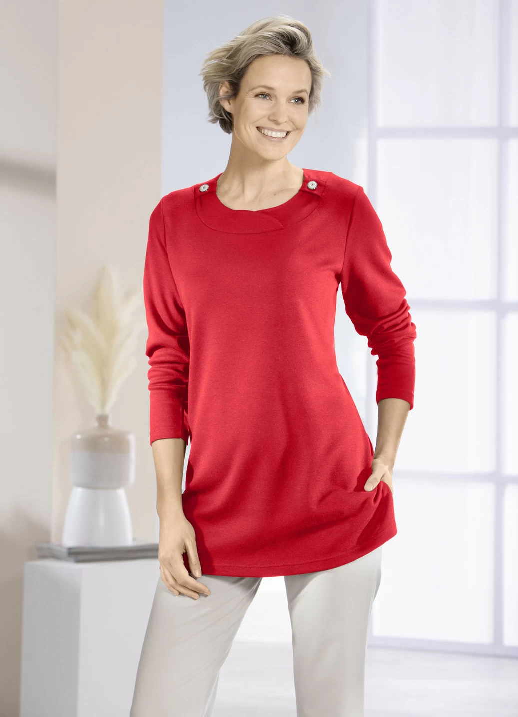 Sweatshirt mit Zierknöpfen in 2 Farben