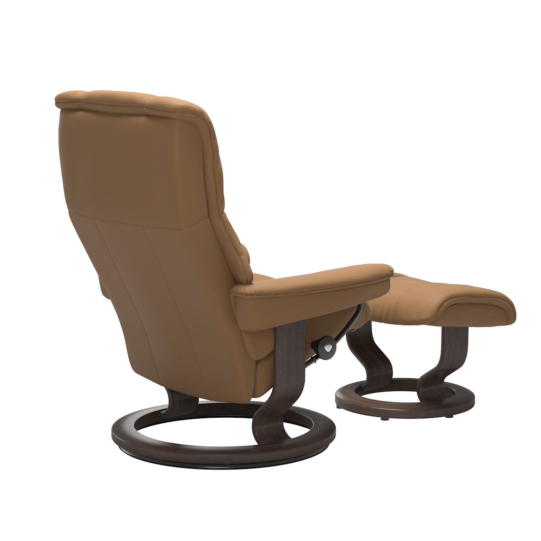 Mayfair (M) Classic lenestol med krakk Hud Paloma Spesial Taupe og Classic understell wengebeiset.