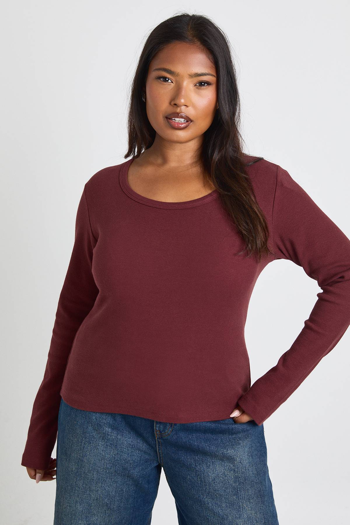 boohoo Plus Basic Haut ajusté côtelé à encolure dégagée, coupe longue et manches longues