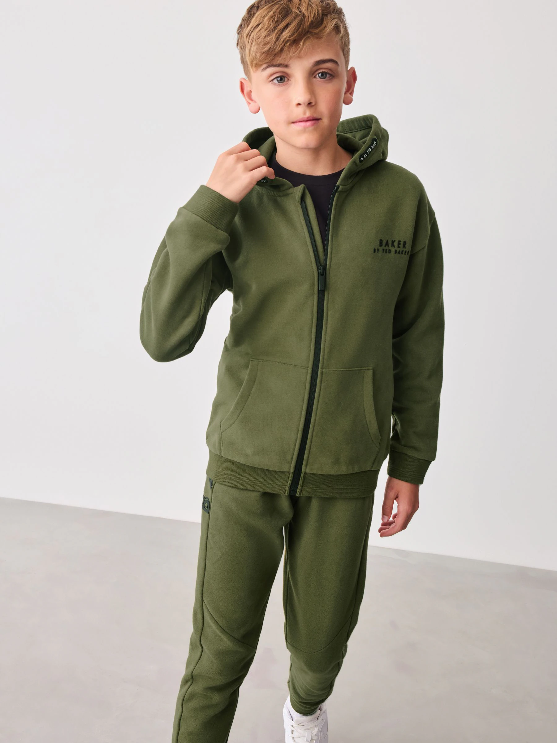 Kakigroen - Baker by Ted Baker set van 100% katoenen hoodie met doorlopende ritssluiting en joggingbroek