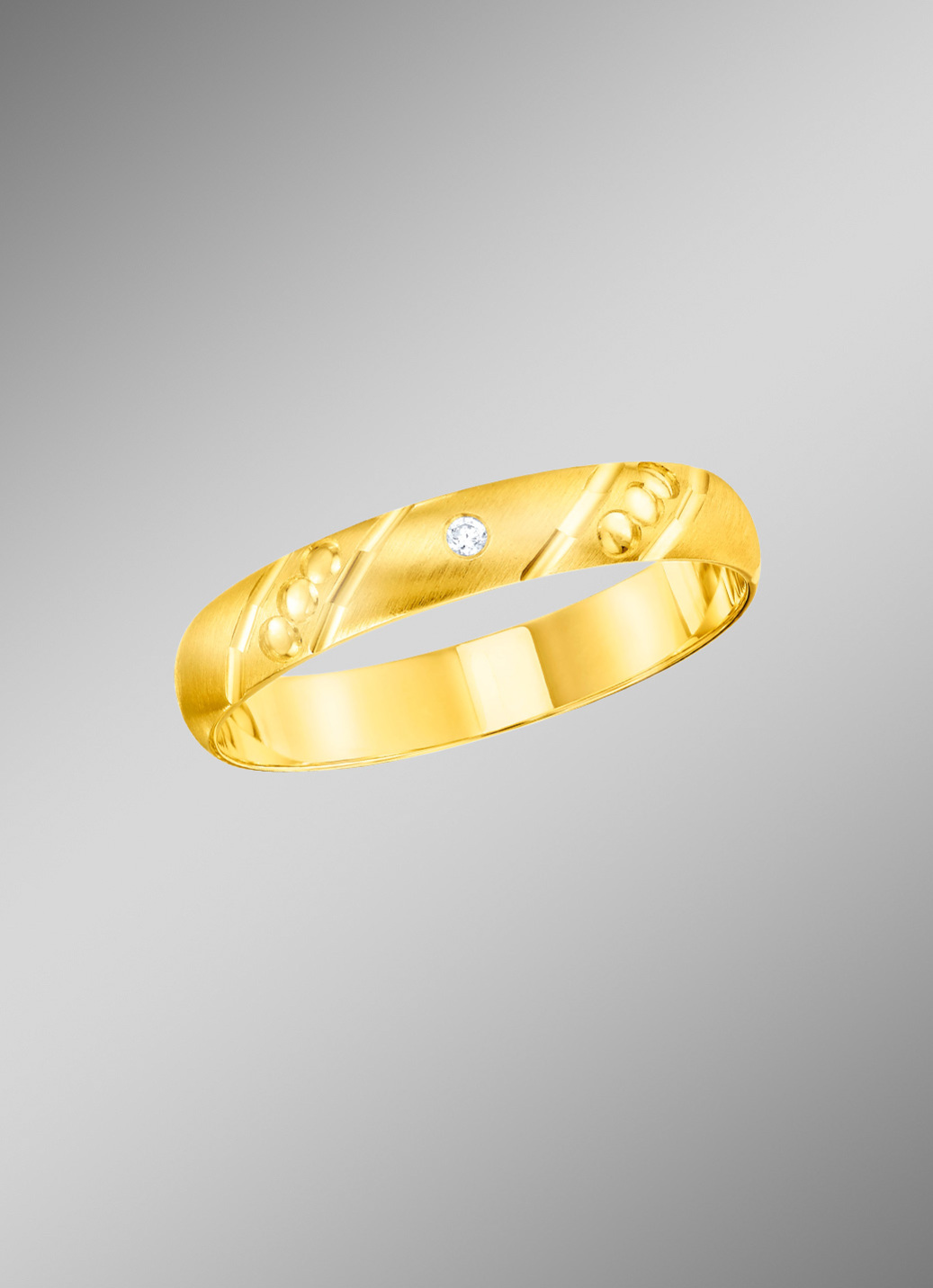 Schicker Trauring mit mattierter Ringschiene