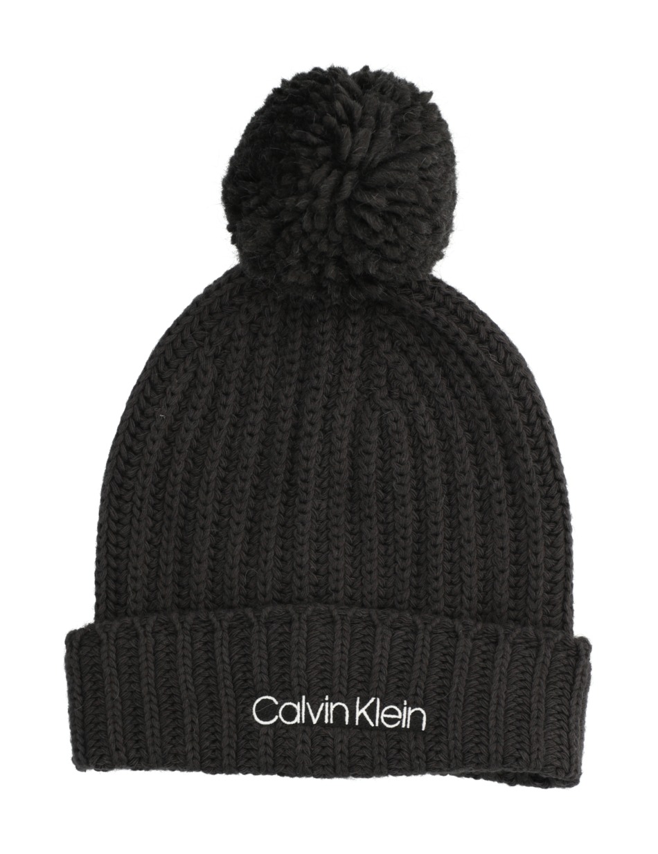 OVERSIZED KNIT BEANIE W/ POMPOM
