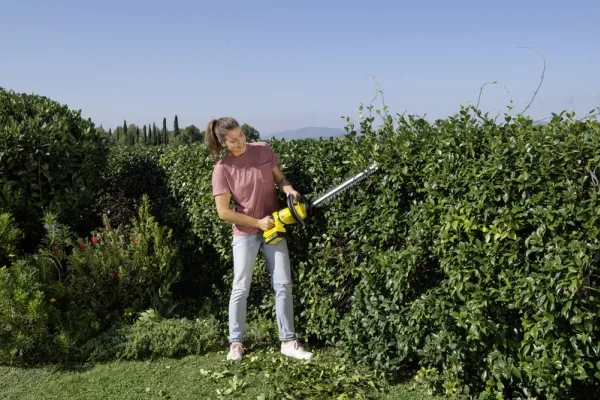 Kärcher HGE 18-50 - Hæktrimmer - ledningfri - 18 V - 2.5 Ah - 50 cm - tandmellemrum: 22 mm - 2.9 kg