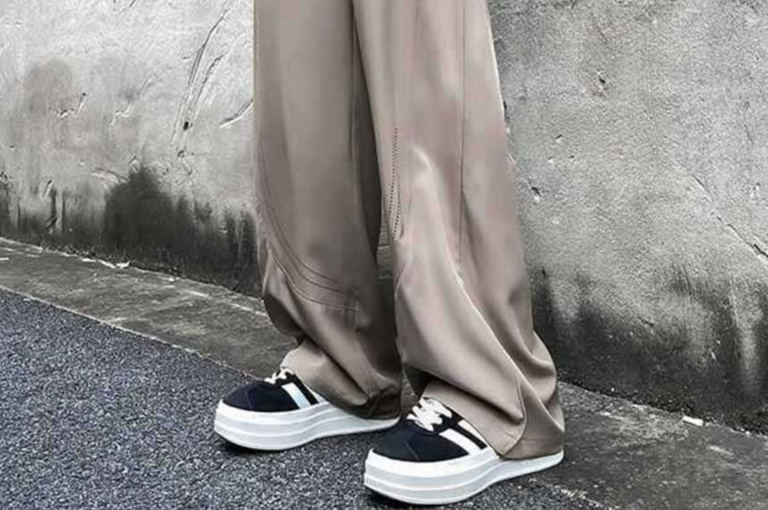 Fushet - Effen joggingbroek met elastische taille en rechte pijpen