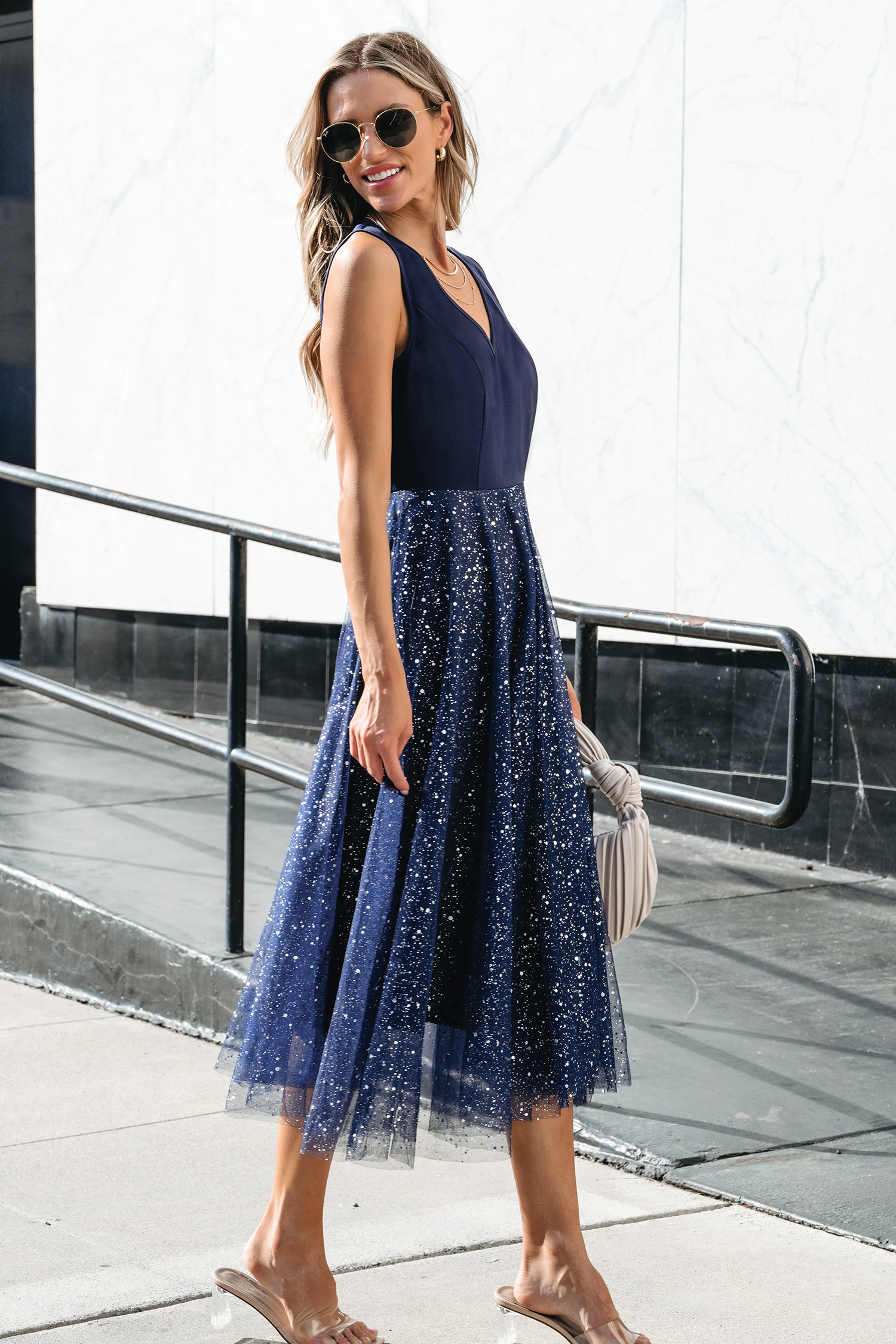 Robe midi à col en V en tulle