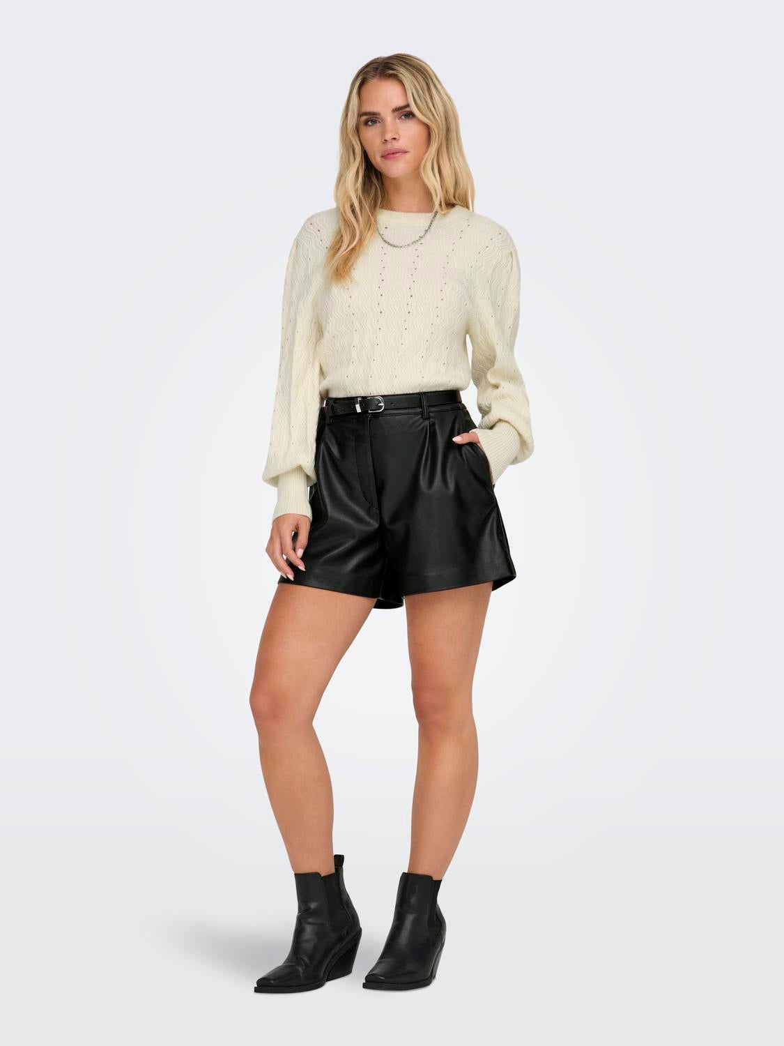 ONLMAGGA Locker geschnitten Shorts Black