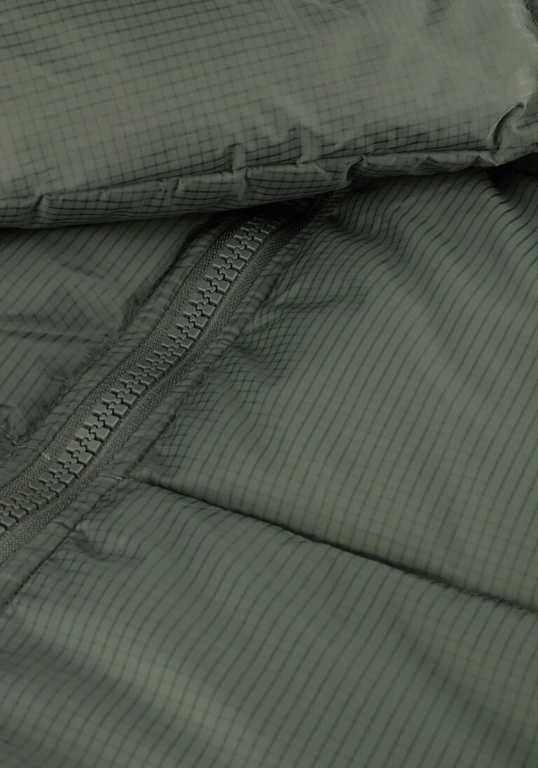 ANOTHER LABEL groene another label gewatteerde jas mille long puffer