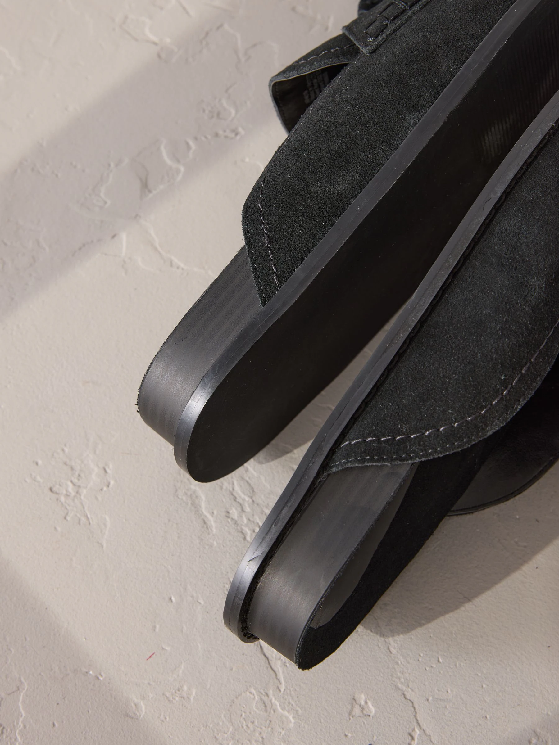 Zwart - Signature Premium Leather Suede Fringe Footbed Mules