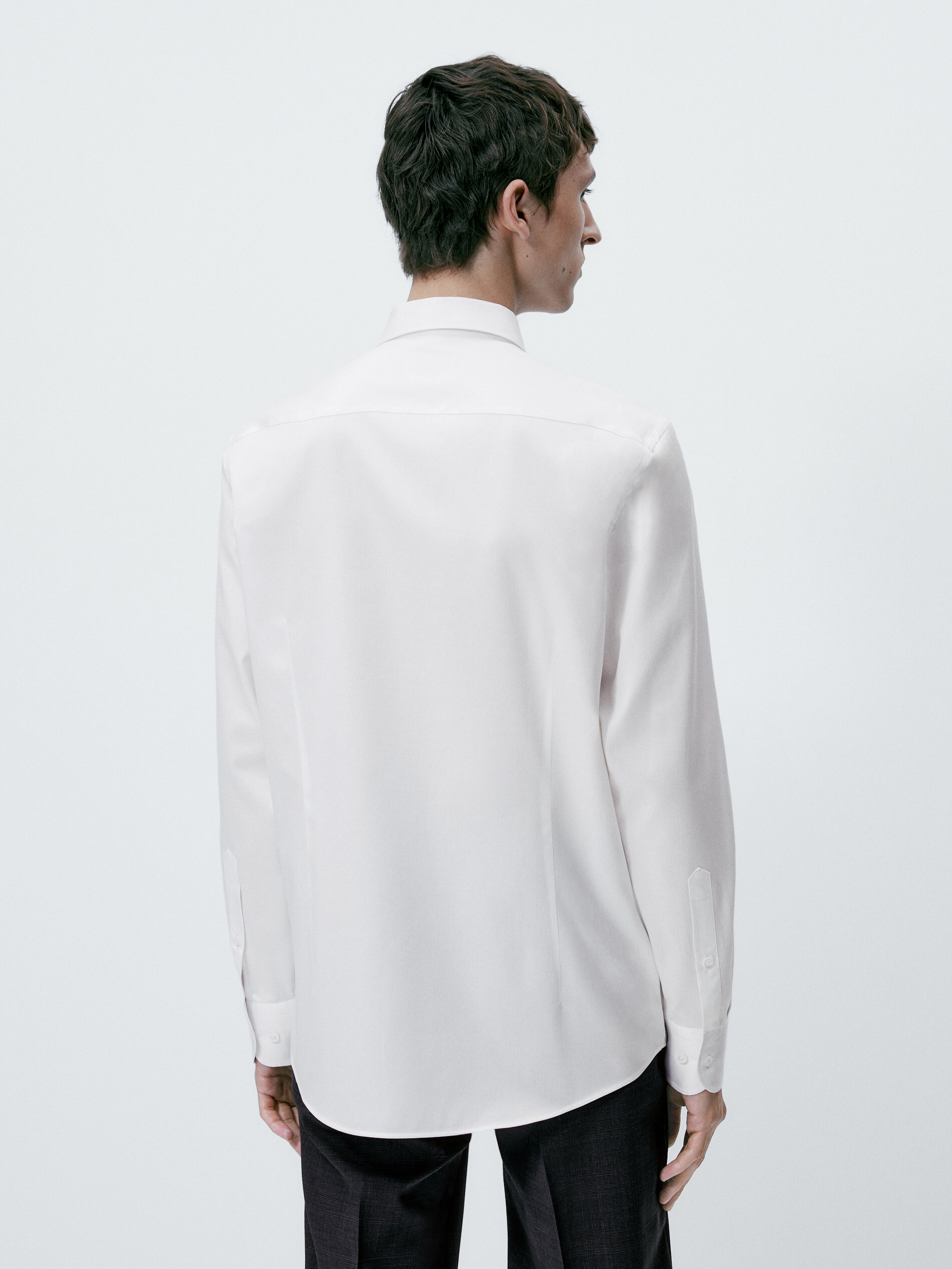 Camisa de algodão texturizado com modelagem slim fit - BRANCA