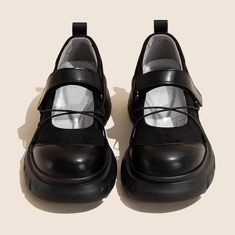 Rosesand - Mary Jane sneakers met kleurvlakken en kruisbandjes