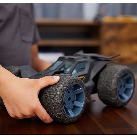Batman Stunt Shot Batmobil 1:18 - fjernstyret