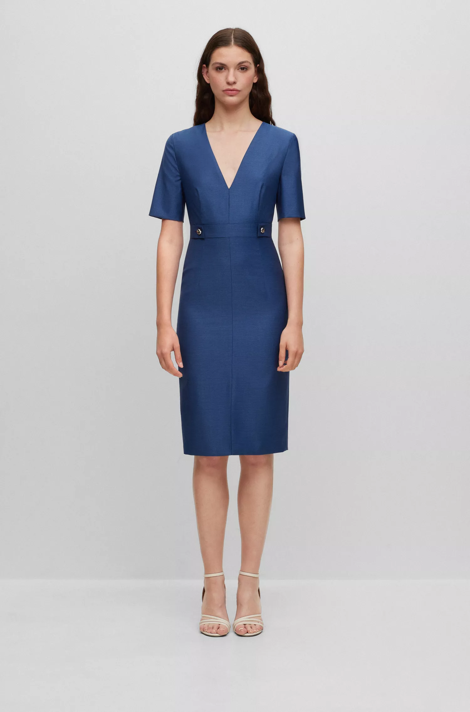 Vestido preto de manga curta BOSS em lã virgem com microestampa.