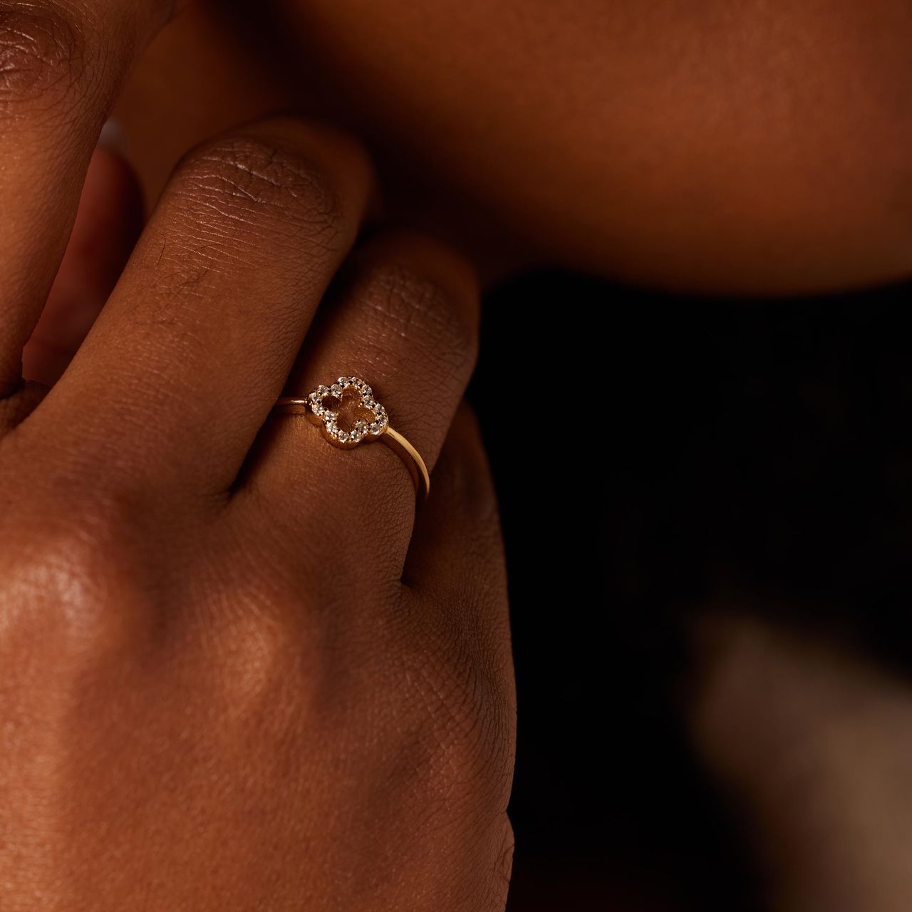 Zilveren goldplated ring klaver zirkonia