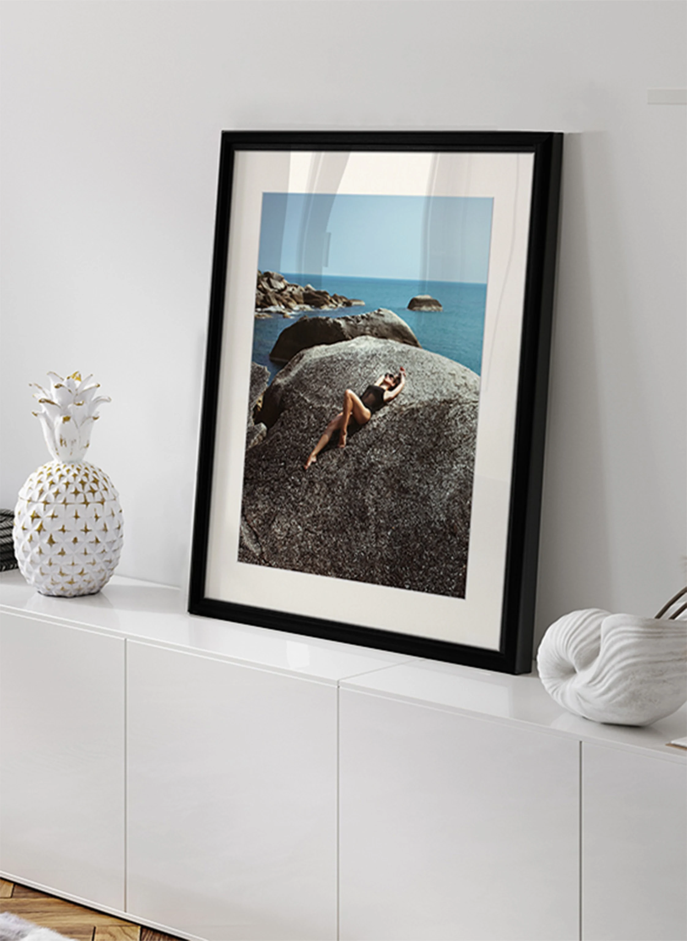 Liv Corday Wandbild STEINIGE LIEGEFLÄCHE mit Rahmen
