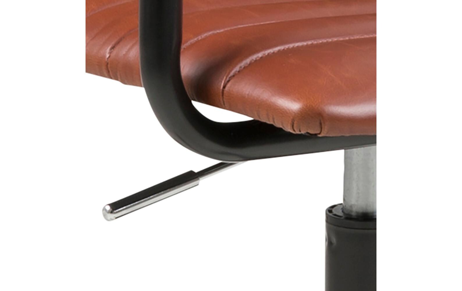 Bürostuhl Winslow, mit Polsterrücken und Armlehnen, Cognac<br>Schreibtischstuhl im Leder look