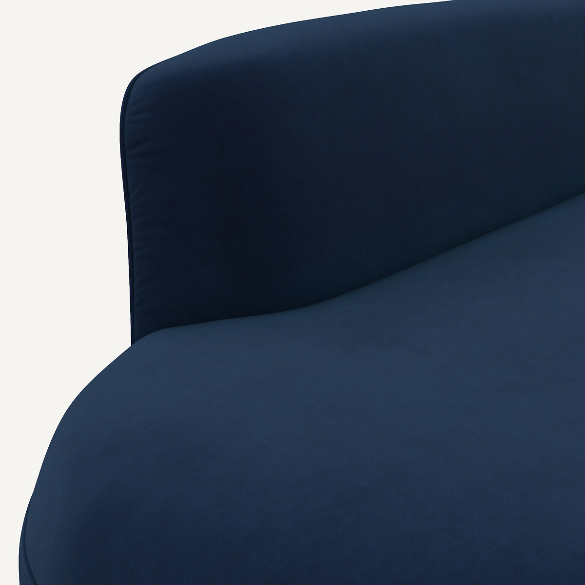 AM.PM<br>Sofá de canto em veludo, design Rosebury E.Gallina