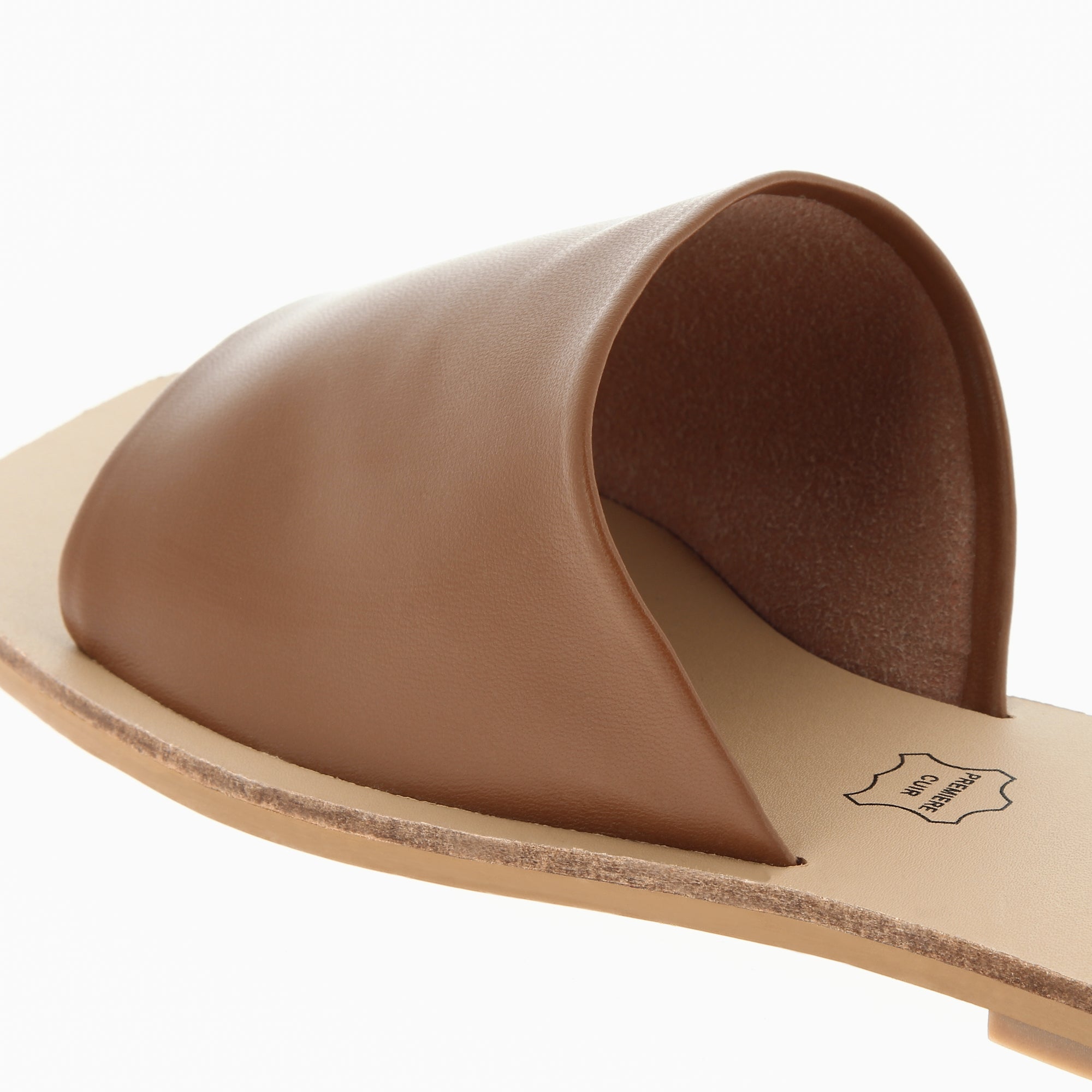 Sandales plates-Mules plates Sandra à large bride camel