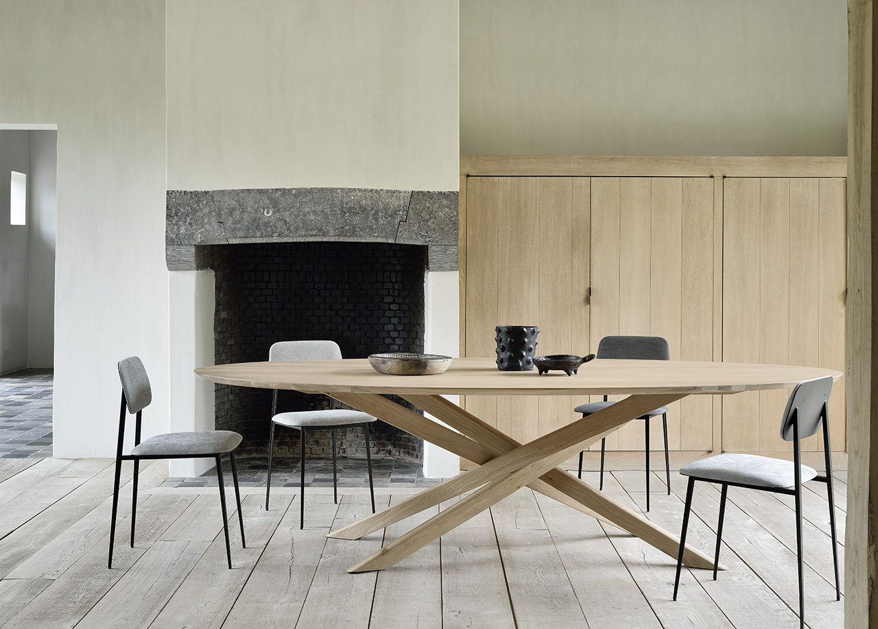 Tafel Mikado ovaal - 267X138 - eiken