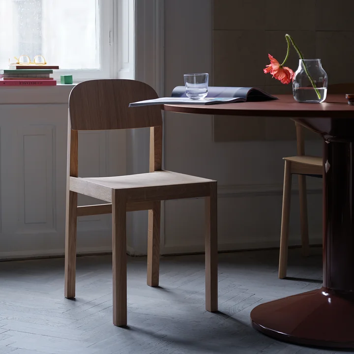 Muuto - Midst Esstisch, Ø 140 cm, Eiche dunkel geölt / schwarz